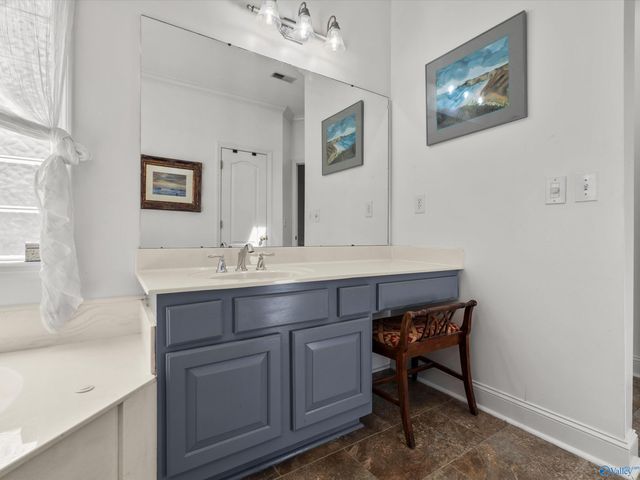 7201 Oldstone Drive SE, Owens Cross Roads, AL 35763