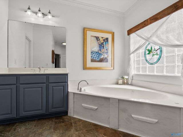 7201 Oldstone Drive SE, Owens Cross Roads, AL 35763