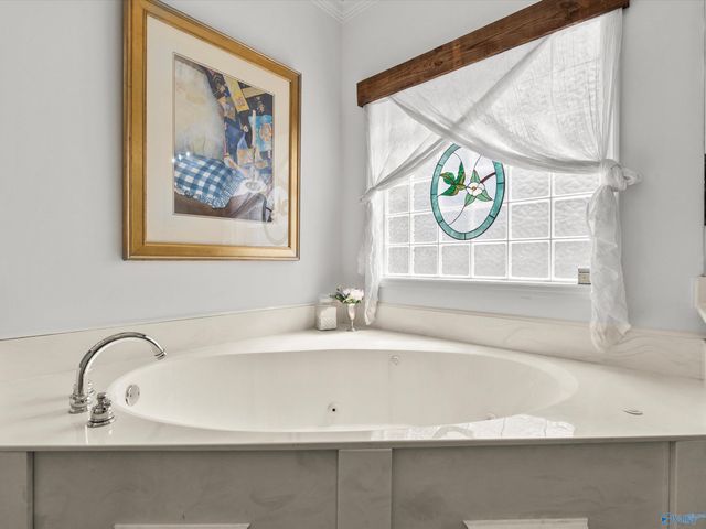 7201 Oldstone Drive SE, Owens Cross Roads, AL 35763