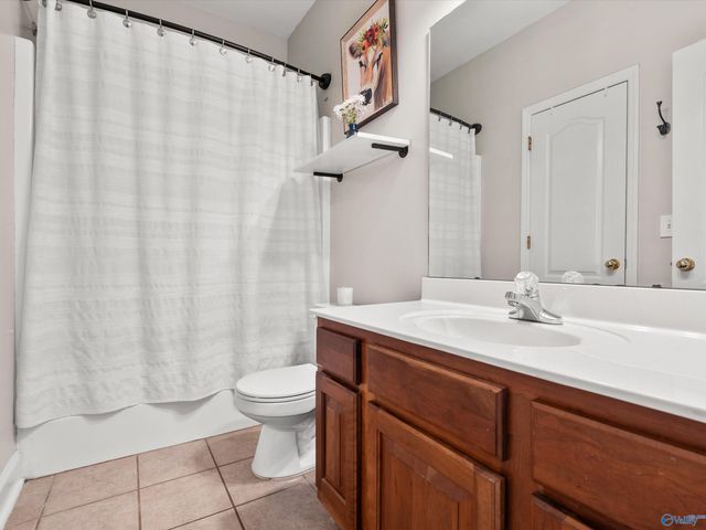 7201 Oldstone Drive SE, Owens Cross Roads, AL 35763