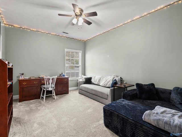 7201 Oldstone Drive SE, Owens Cross Roads, AL 35763