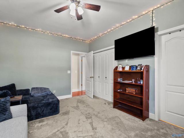 7201 Oldstone Drive SE, Owens Cross Roads, AL 35763