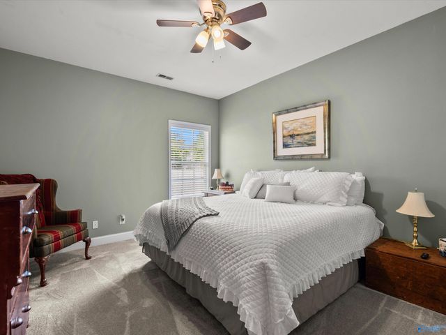 7201 Oldstone Drive SE, Owens Cross Roads, AL 35763