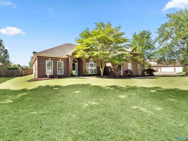 7201 Oldstone Drive SE, Owens Cross Roads, AL 35763