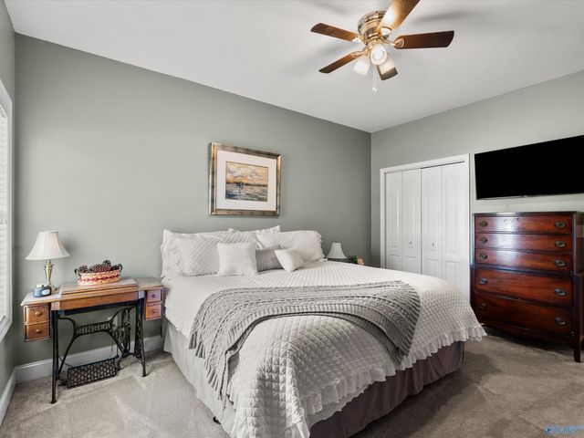 7201 Oldstone Drive SE, Owens Cross Roads, AL 35763