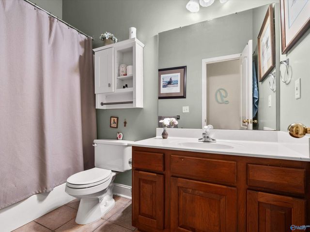 7201 Oldstone Drive SE, Owens Cross Roads, AL 35763