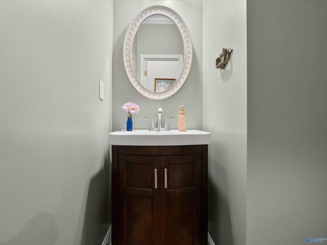 7201 Oldstone Drive SE, Owens Cross Roads, AL 35763