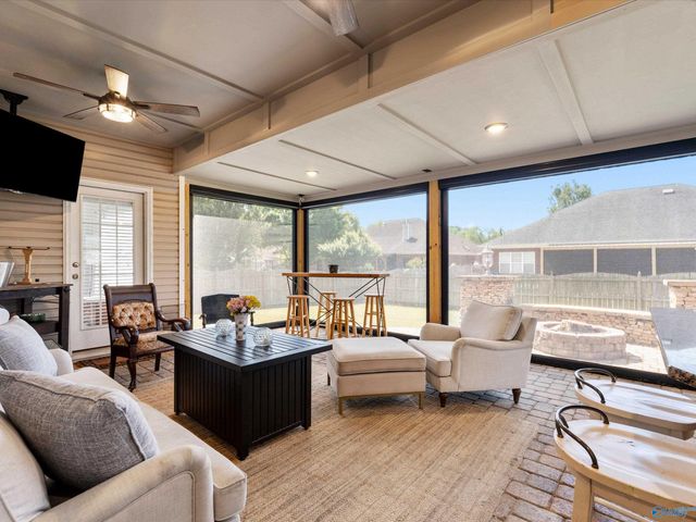 7201 Oldstone Drive SE, Owens Cross Roads, AL 35763