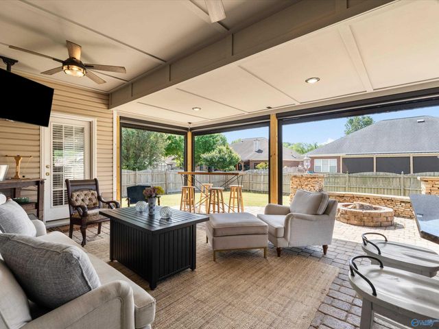 7201 Oldstone Drive SE, Owens Cross Roads, AL 35763