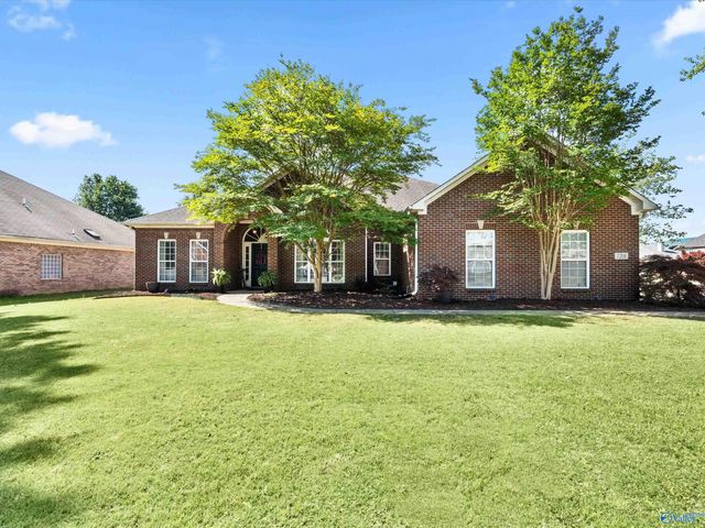 7201 Oldstone Drive SE, Owens Cross Roads, AL 35763