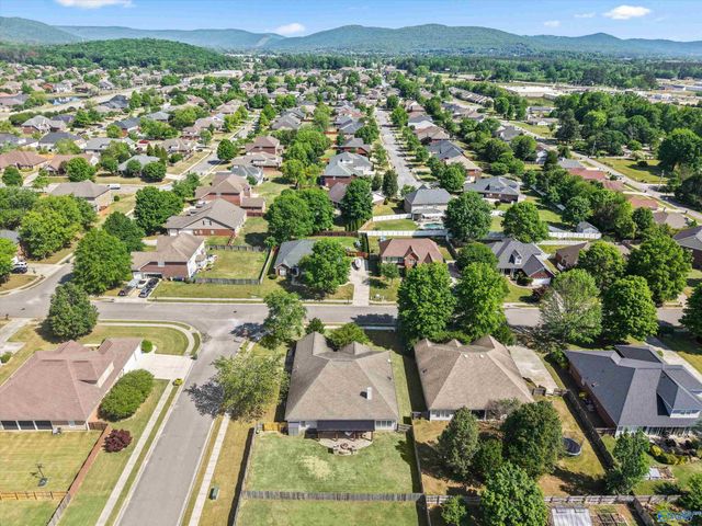 7201 Oldstone Drive SE, Owens Cross Roads, AL 35763