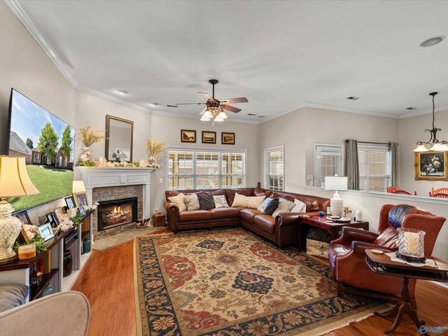 7201 Oldstone Drive SE, Owens Cross Roads, AL 35763