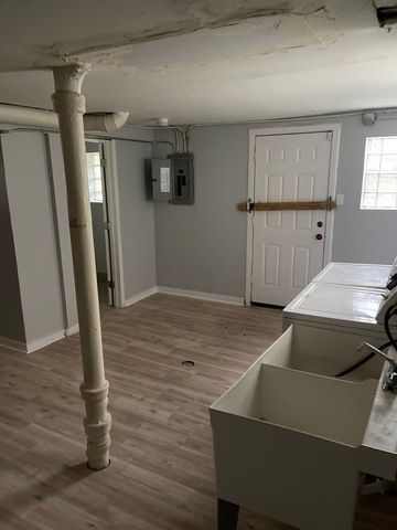 7535 S Vernon Avenue, Chicago, IL 60619