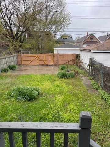 7535 S Vernon Avenue, Chicago, IL 60619