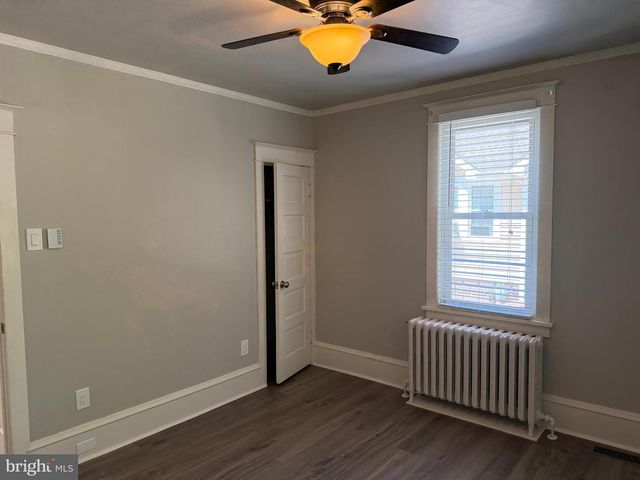 512 FARRAGUT AVE, Mays Landing, NJ 08330