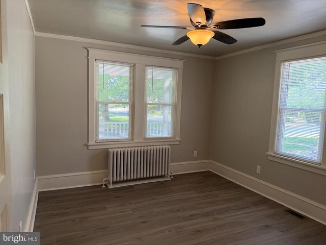512 FARRAGUT AVE, Mays Landing, NJ 08330
