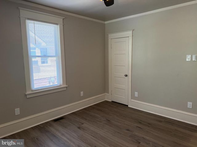 512 FARRAGUT AVE, Mays Landing, NJ 08330