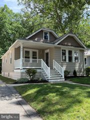 512 FARRAGUT AVE, Mays Landing, NJ 08330