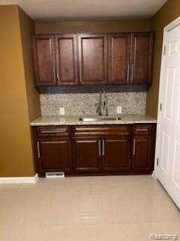 20088 Westphalia Street, Detroit, MI 48205