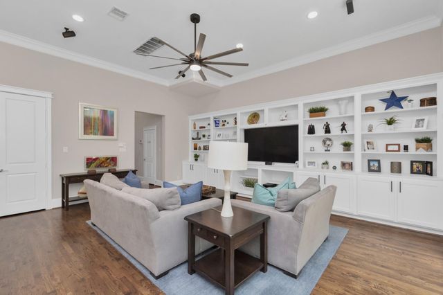 1716 Upland Lakes, Houston, TX 77043