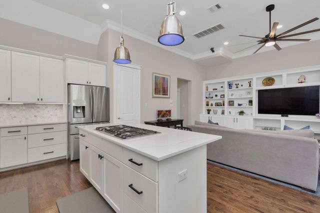 1716 Upland Lakes, Houston, TX 77043