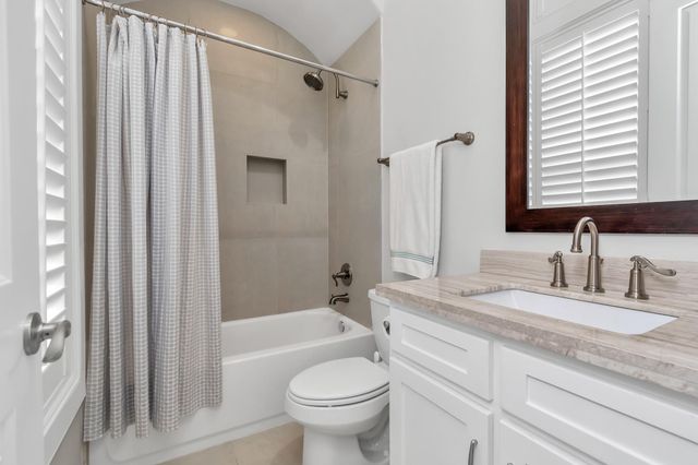 1716 Upland Lakes, Houston, TX 77043