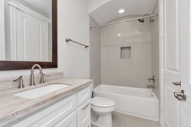 1716 Upland Lakes, Houston, TX 77043