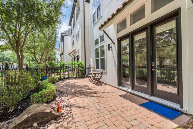 1716 Upland Lakes, Houston, TX 77043