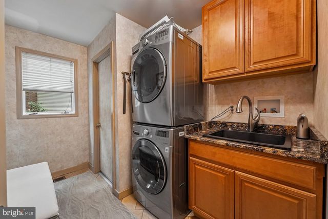 21 TEAK CT, Cherry Hill, NJ 08003