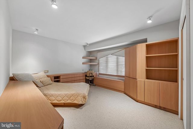 21 TEAK CT, Cherry Hill, NJ 08003