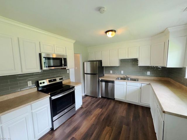 4100 Neptune CT, Chesapeake, VA 23325