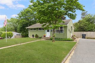 80 Flagg Avenue, Warwick, RI 02886