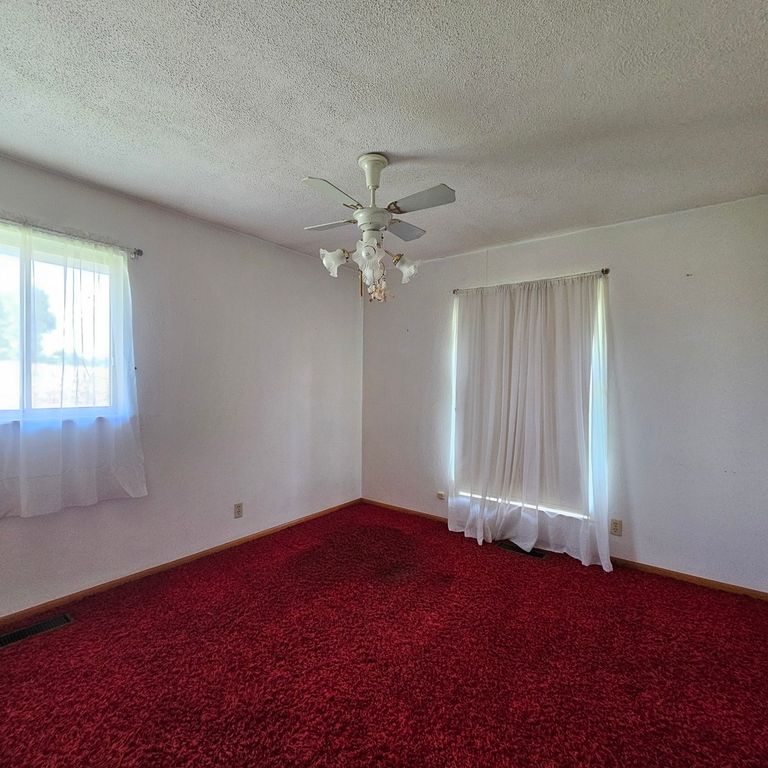 Image 24 of property listing at 13997 N Tolle Lane, Mt Vernon, IL 62864
