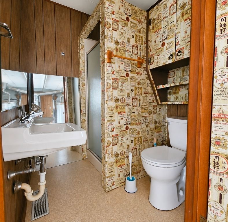 Image 33 of property listing at 13997 N Tolle Lane, Mt Vernon, IL 62864