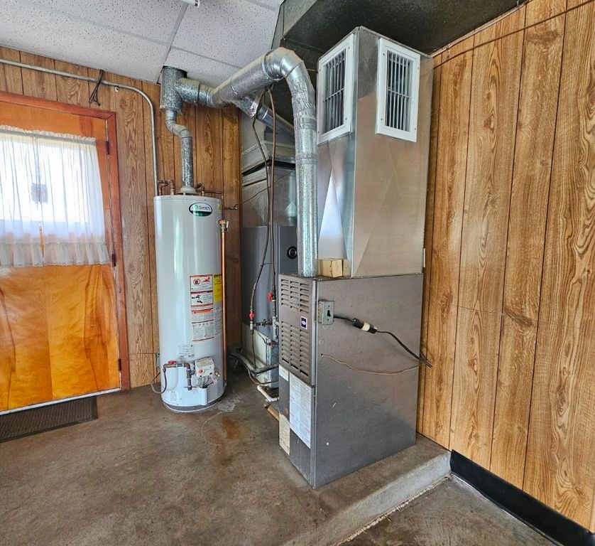 Image 36 of property listing at 13997 N Tolle Lane, Mt Vernon, IL 62864