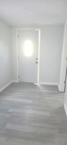 522 S SUMNER Avenue, Aurora, IL 60505