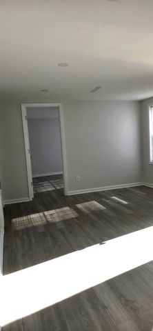 522 S SUMNER Avenue, Aurora, IL 60505