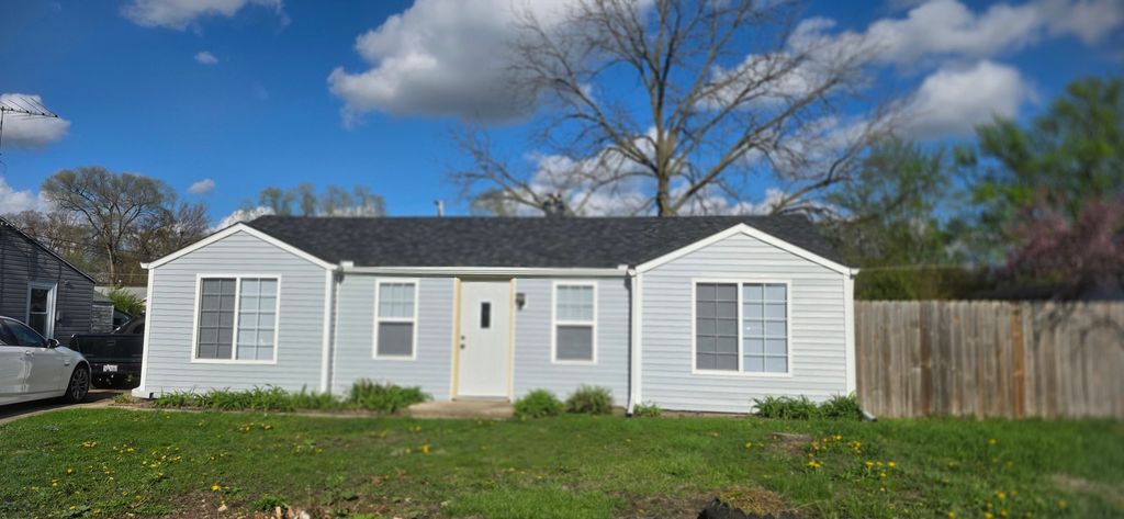 522 S SUMNER Avenue, Aurora, IL 60505