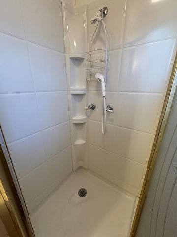 210 Wayne Dr, Hopkinsville, KY 42240