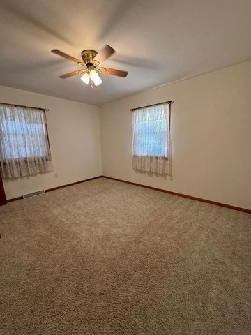 210 Wayne Dr, Hopkinsville, KY 42240