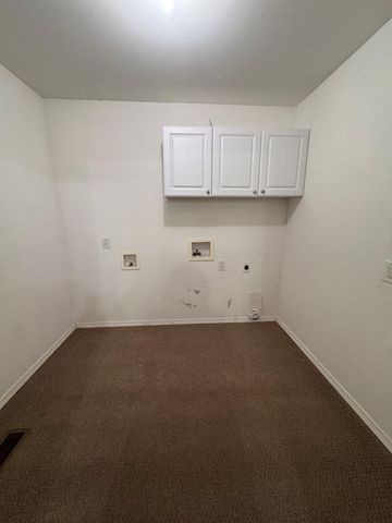 210 Wayne Dr, Hopkinsville, KY 42240