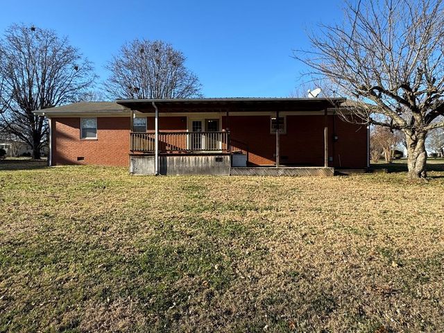 210 Wayne Dr, Hopkinsville, KY 42240