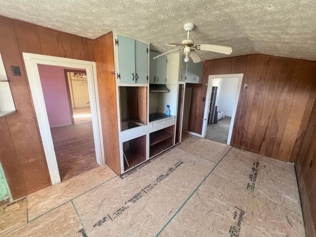 304 KY 3276, Waynesburg, KY 40489