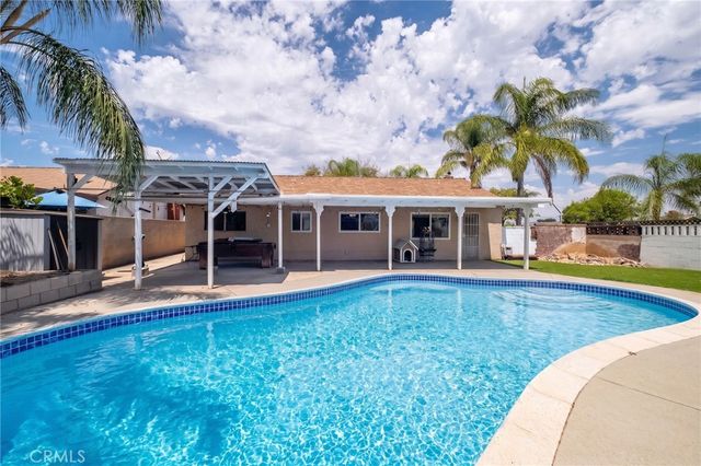 1002 Aspen St., Corona, CA 92879