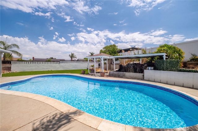 1002 Aspen St., Corona, CA 92879