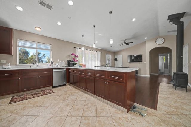 12900 New York Ranch Rd, Jackson, CA 95642