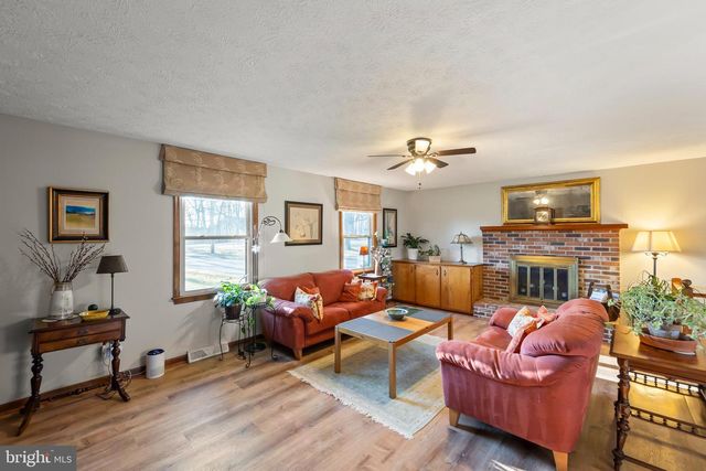 104 GREENWOOD CT, Cross Junction, VA 22625