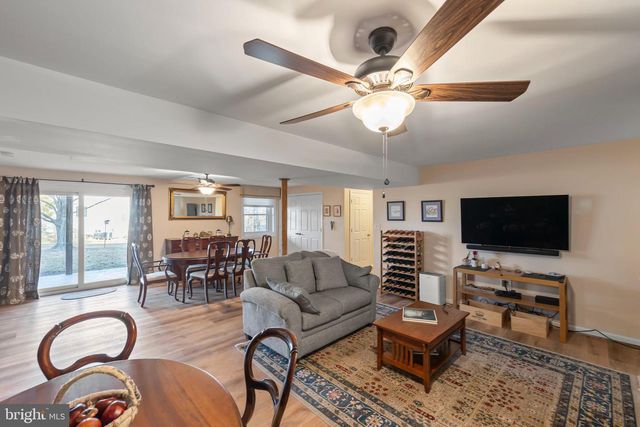 104 GREENWOOD CT, Cross Junction, VA 22625