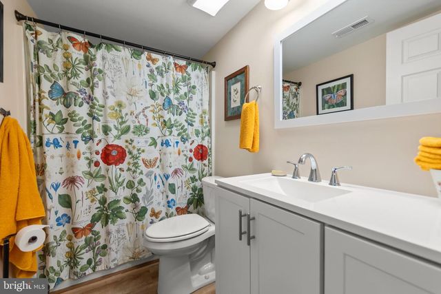 104 GREENWOOD CT, Cross Junction, VA 22625