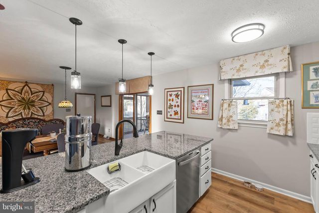 104 GREENWOOD CT, Cross Junction, VA 22625